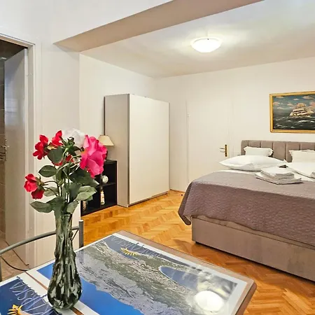 Zora Affittacamere Makarska