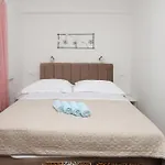 Zora Pensión 3*