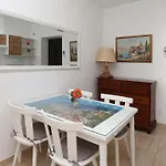 Zora Pensión 3*