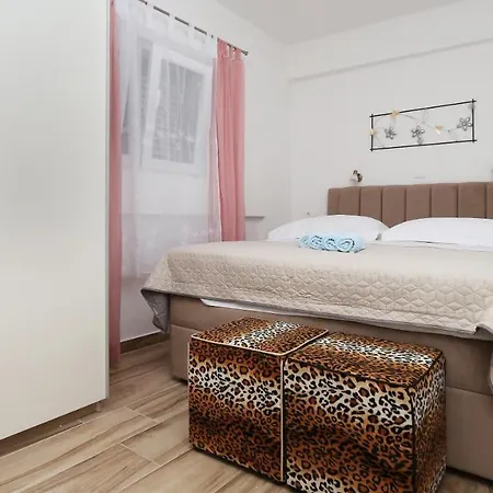 Zora Vendégház Makarska