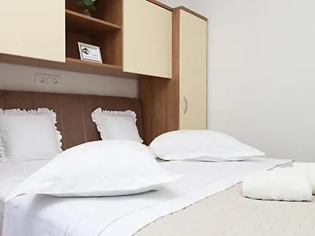 Zora Vendégház Makarska