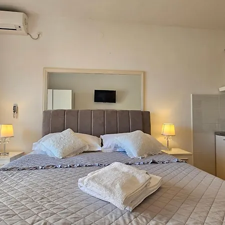 Konukevi Zora Makarska