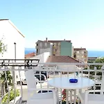 Zora Casa de hóspedes 3*